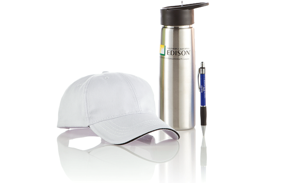 blank items: a hat, a thermos, a pen